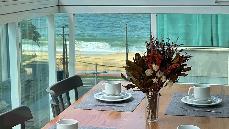 Vista p/ o Mar - Amplo apto de 2 quartos.