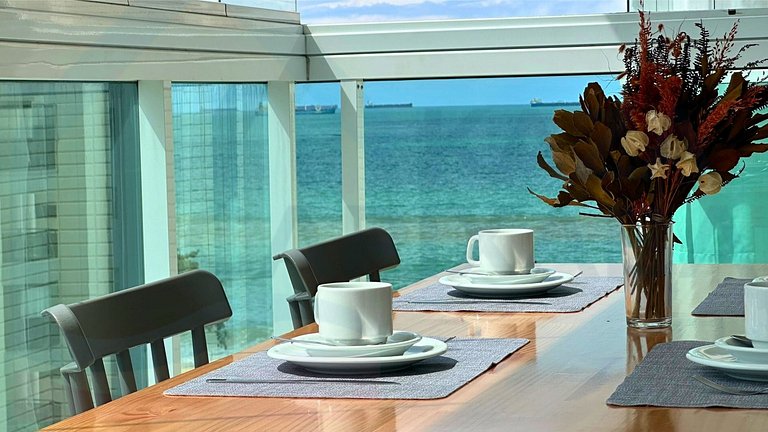 Vista p/ o Mar - Amplo apto de 2 quartos.